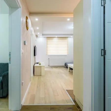 “lazar” I “lena” Apartament *