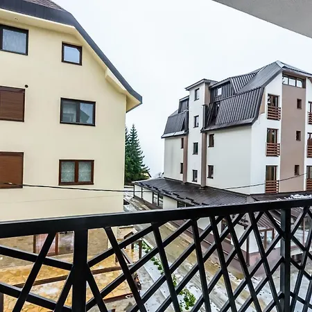 “lazar” I “lena” Apartament *